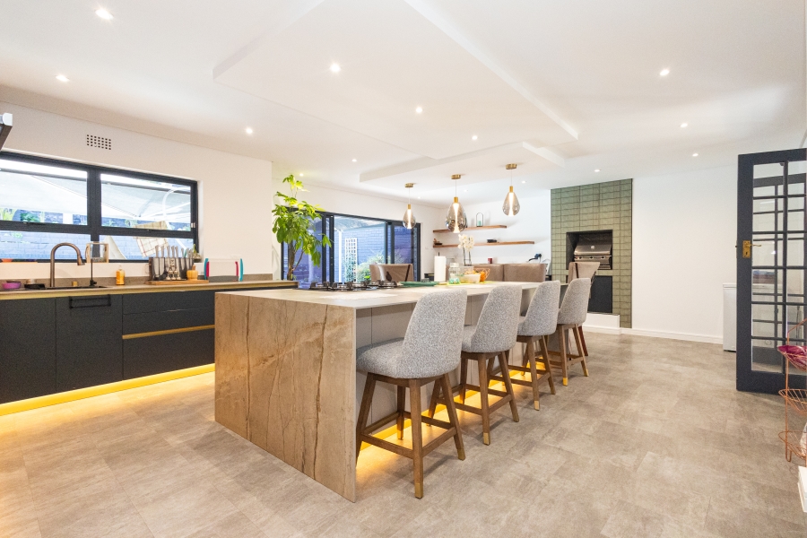 4 Bedroom Property for Sale in Loevenstein Western Cape